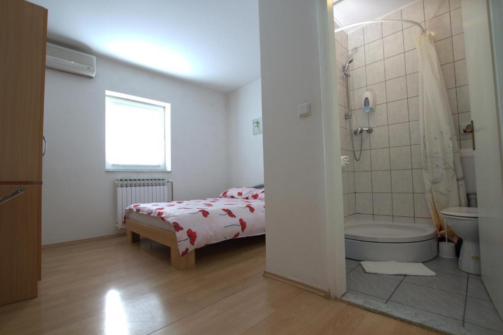 Guest House Ivac Inn Zagreb Airport Velika Gorica Ruang foto