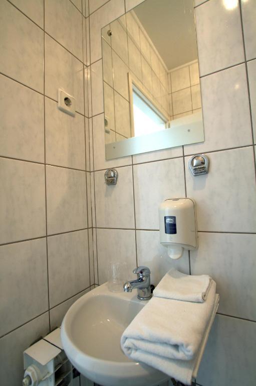 Guest House Ivac Inn Zagreb Airport Velika Gorica Ruang foto